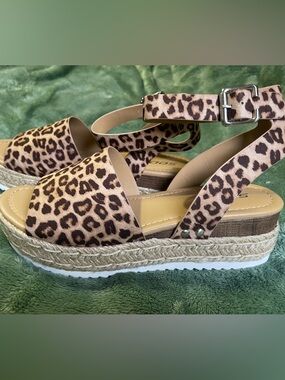 Leopard Print Espadrille Platform Sandal - Brown